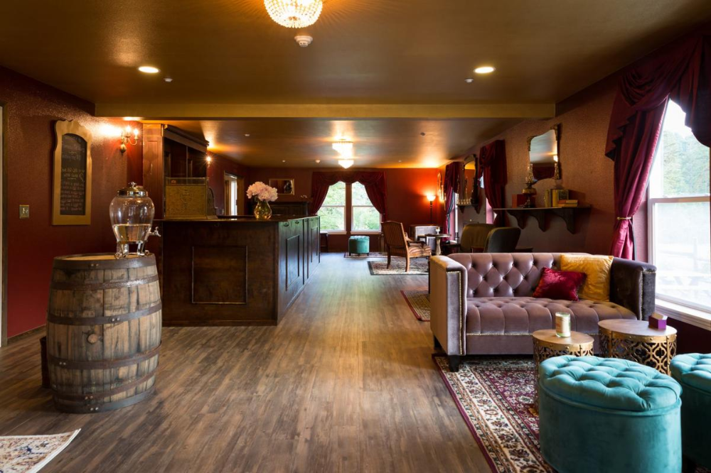 A Boutique With Taste, Restraint, and a Strong Local Following
